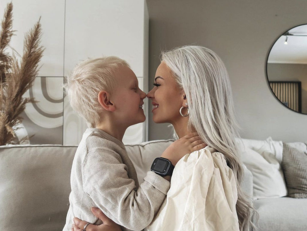 Är ditt barn beroende av skärmtid? Såhär går du tillväga!